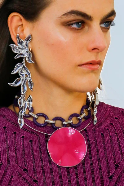 Look 35